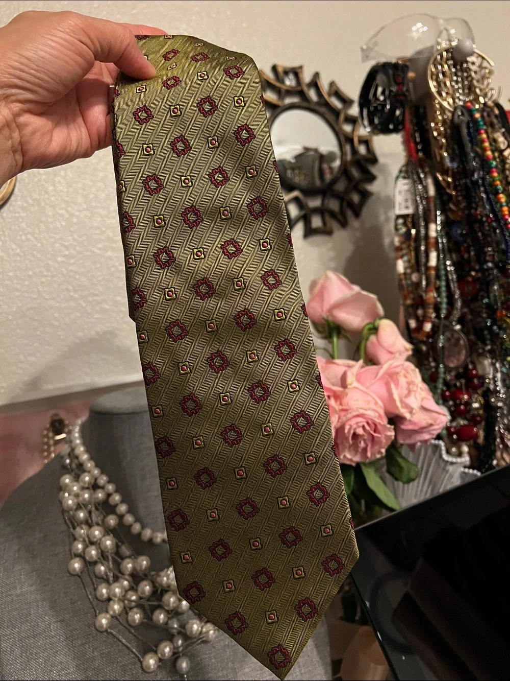 Men's ETRO MILANO necktie.